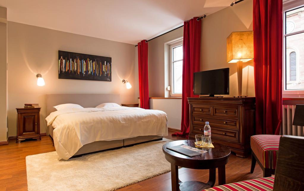 Hotel Restaurant "Le Strasbourg" Бич Номер фото